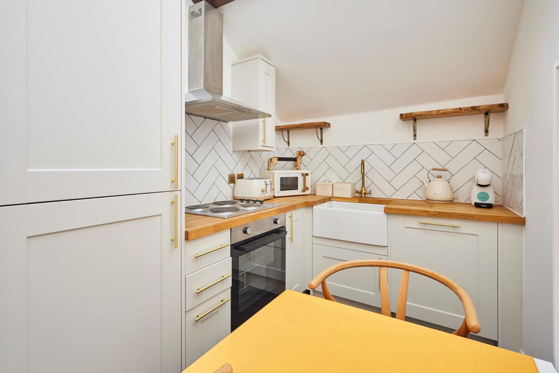 Host & Stay - Queen Square Hideaway Ливърпул Екстериор снимка