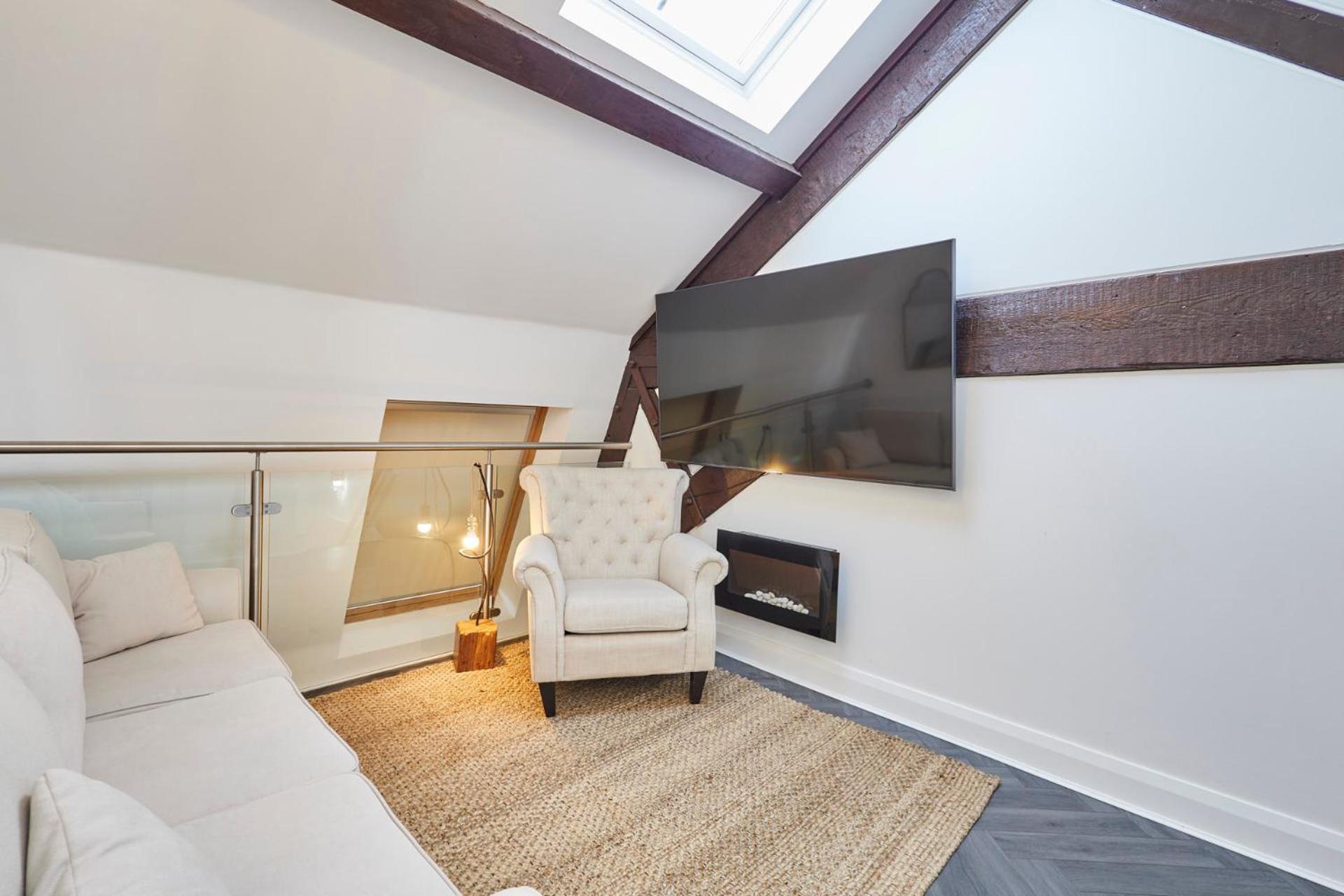 Host & Stay - Queen Square Hideaway Ливърпул Екстериор снимка