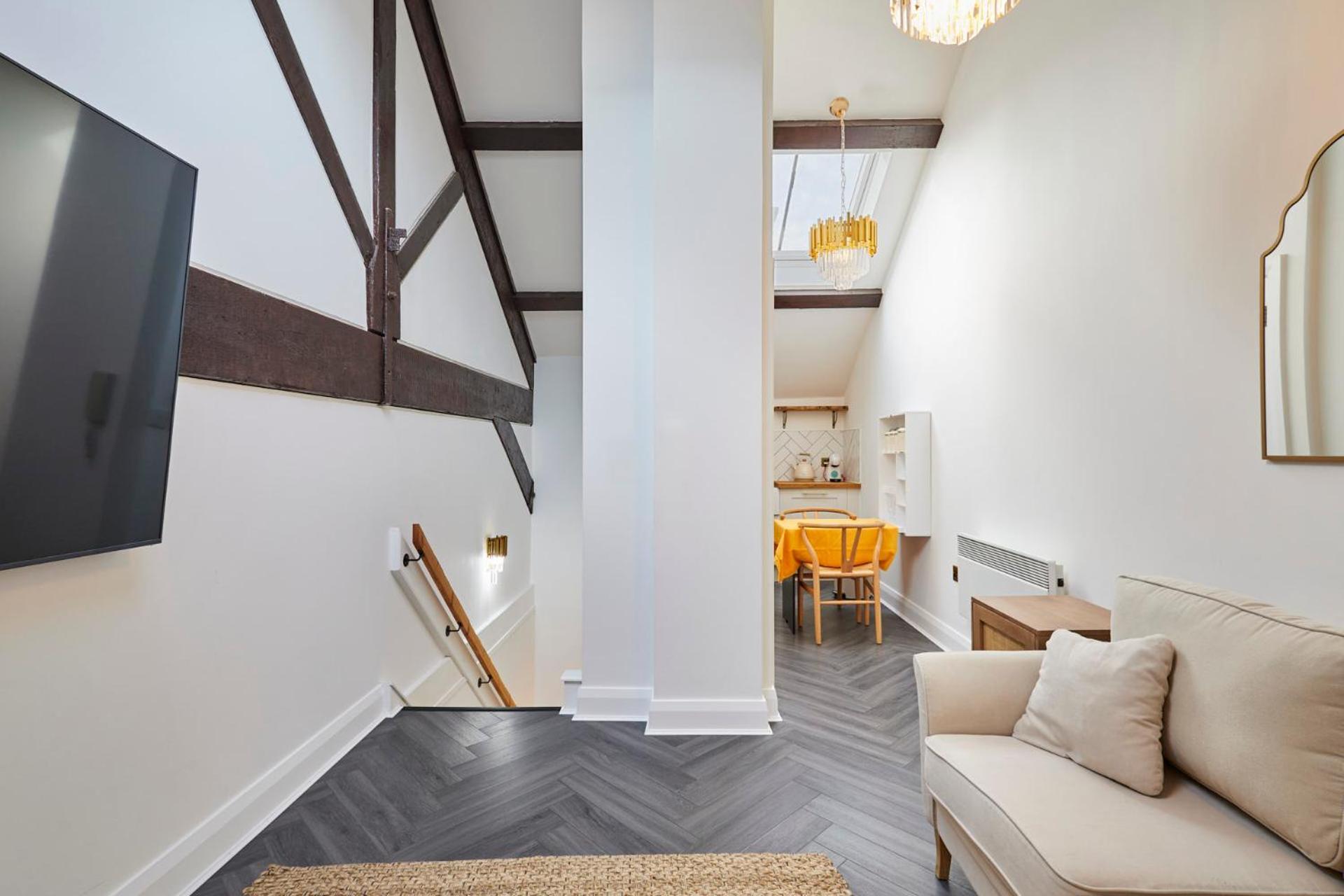 Host & Stay - Queen Square Hideaway Ливърпул Екстериор снимка