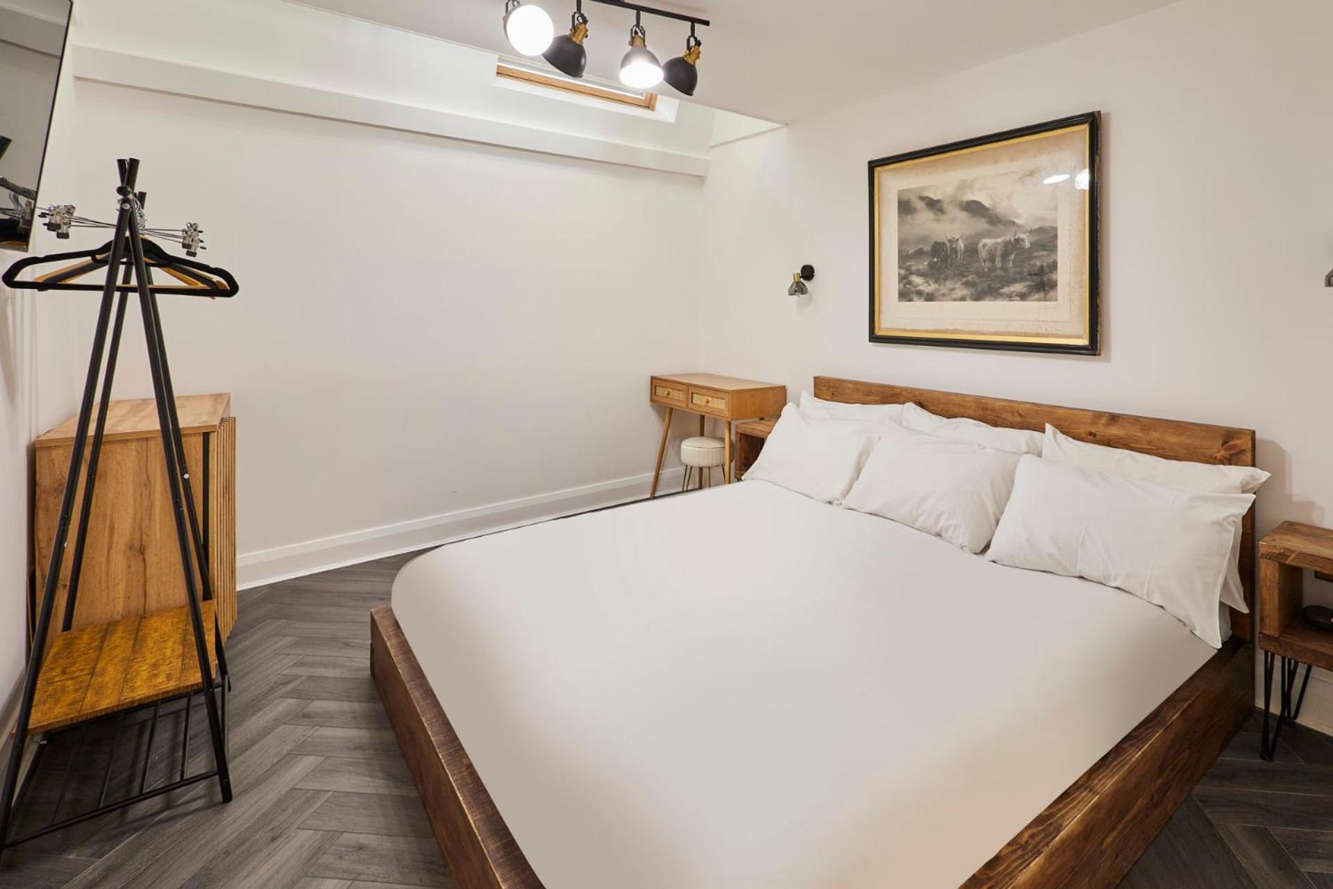 Host & Stay - Queen Square Hideaway Ливърпул Екстериор снимка